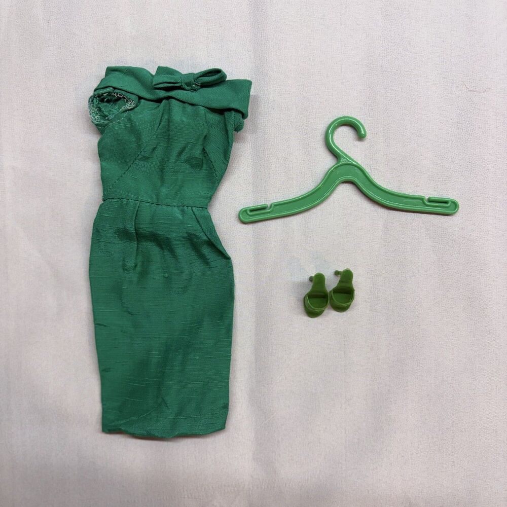 Vintage 1962-63 Barbie Fashion Pak Silk Sheath Dress Green + Japan shoes NO DOLL
